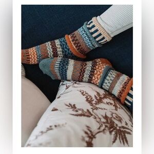NEW Solmate Mismatched Cotton Crew Socks Unisex Size Small W6-8 M5-7 Artsy